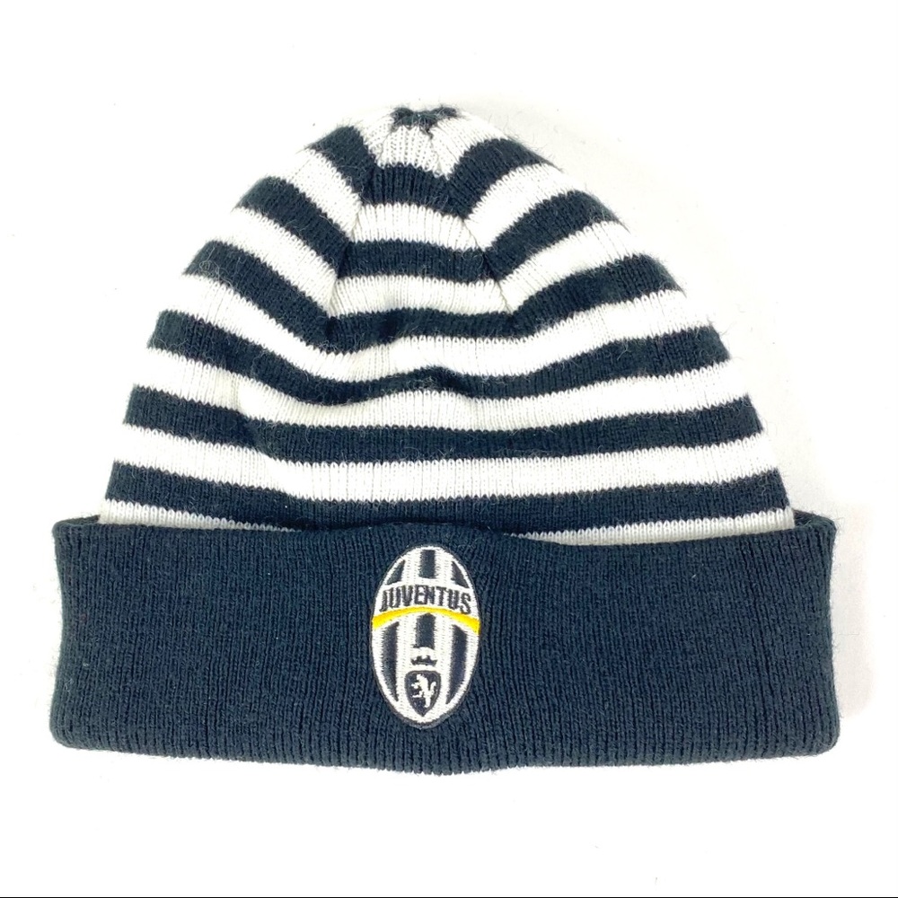 🌸Juventus FC Black & White Knitted Ski Hat - Picture 1 of 4